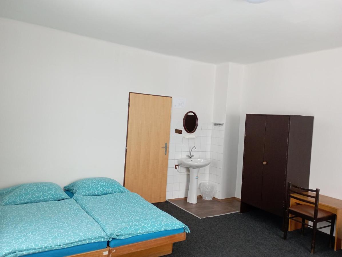 Penzion Hraničář Loucná pod Klínovcem Exterior foto