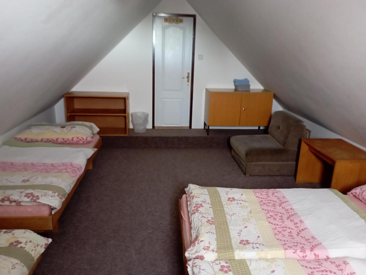 Penzion Hraničář Loucná pod Klínovcem Exterior foto