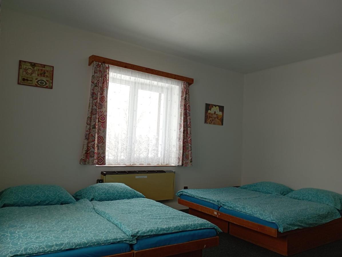 Penzion Hraničář Loucná pod Klínovcem Exterior foto