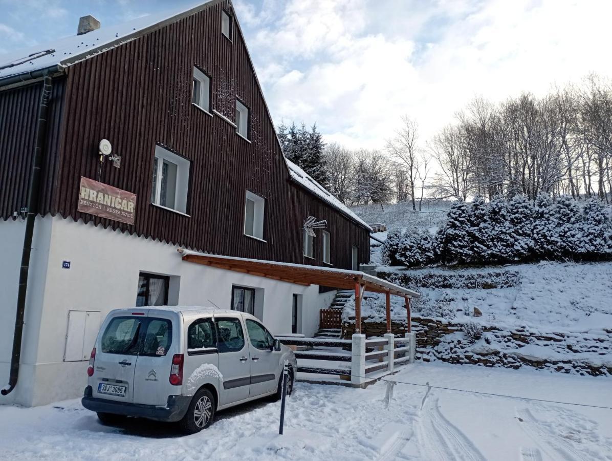 Penzion Hraničář Loucná pod Klínovcem Exterior foto